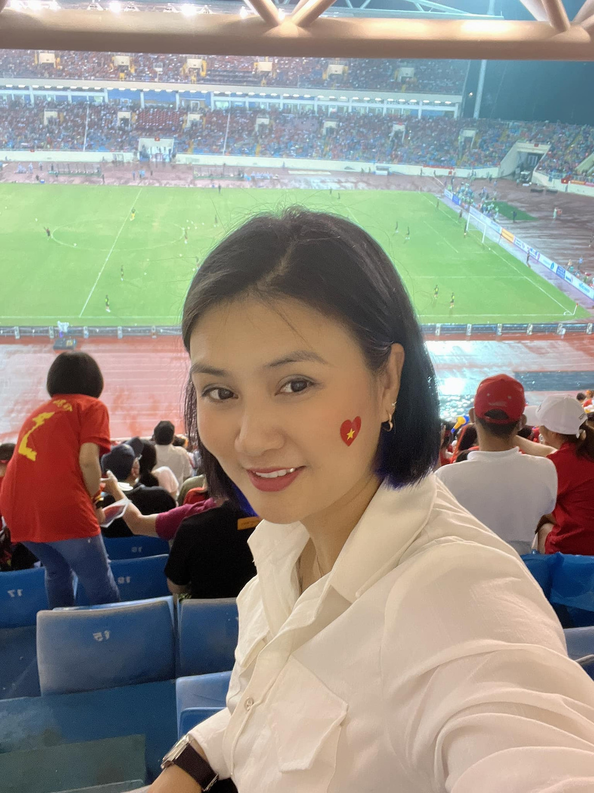 Rất nhiều bình luận khen ngợi Kim Huệ giữ được vẻ đẹp và thân hình cân đối dù đã nghỉ thi đấu từ nhiều năm nay.