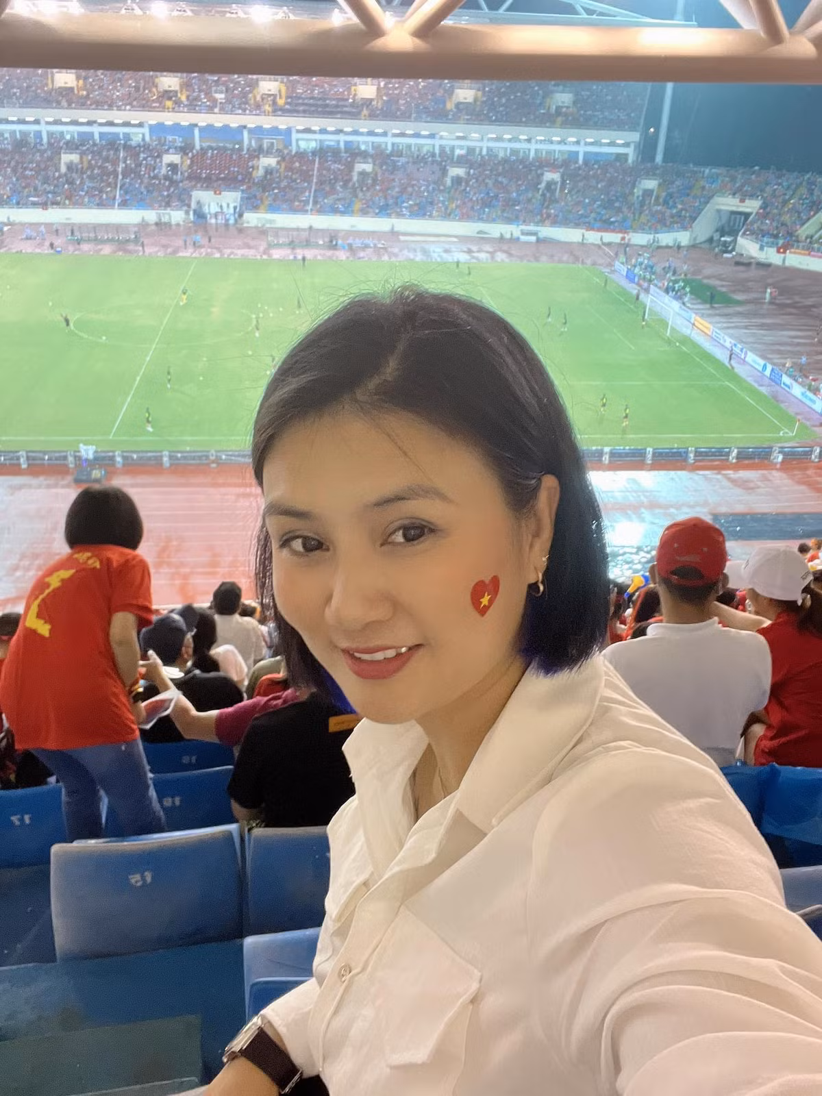 Rất nhiều bình luận khen ngợi Kim Huệ giữ được vẻ đẹp và thân hình cân đối dù đã nghỉ thi đấu từ nhiều năm nay.