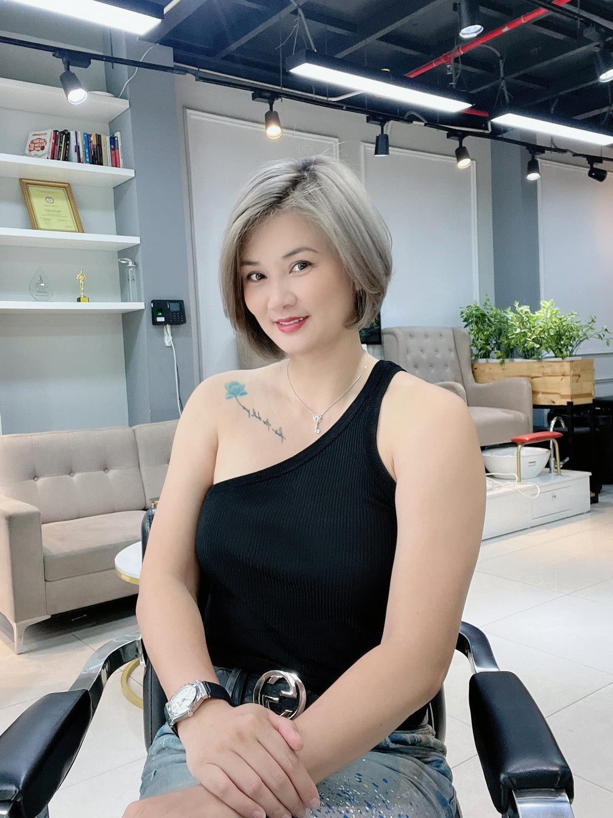 Ngoài thời gian dành cho công việc, Kim Huệ thích đi du lịch và chụp ảnh.