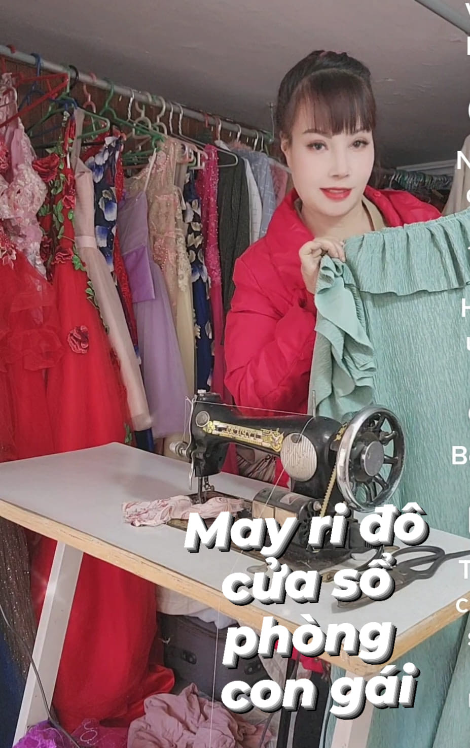 Kể từ sau kết hôn với chú rễ Hoa Cương, cô dâu Thu Sao đã trải qua nhiều lần "đại trùng tu" nhan sắc, thậm chí có thể nói gần như là "đập đi xây lại".