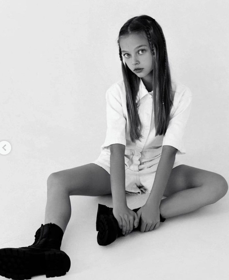 Càng lớn, những nét đẹp trên gương mặt và ngoại hình của Anna lại càng bộc lộ rõ ràng.