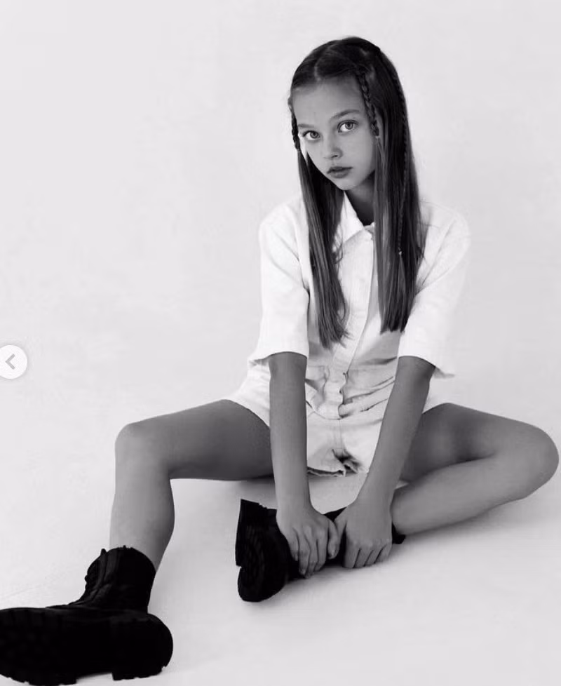 Càng lớn, những nét đẹp trên gương mặt và ngoại hình của Anna lại càng bộc lộ rõ ràng.