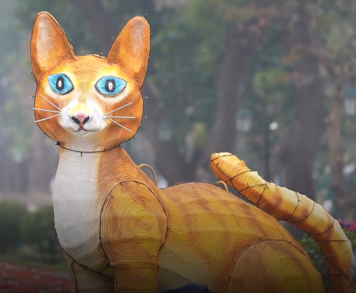 Tuy nhiên tượng linh vật năm Qúy Mão này lại nhận về không ít tranh cãi bởi ngoại hình của nó được nhận xét là giống chuột nhiều hơn. Ảnh: HÀ NỘI News