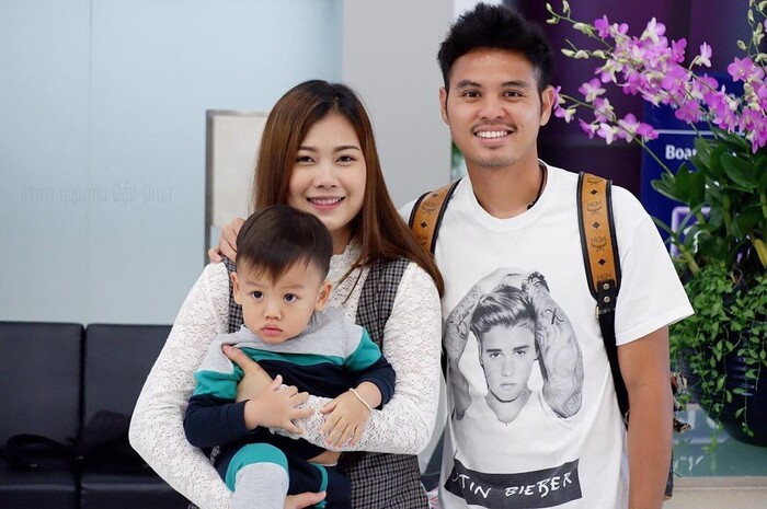 Khác với các đồng đội, Bunmathan chọn cuộc sống kín tiếng với một cô vợ kín tiếng.