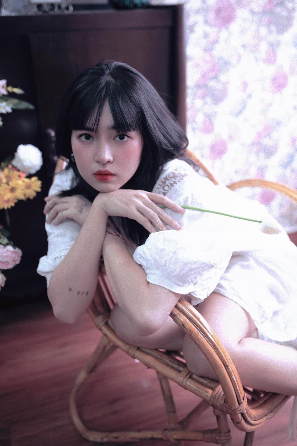 Má lúm đồng tiền của Khánh Vân chưa bao giờ ngừng thu hút người nhìn.