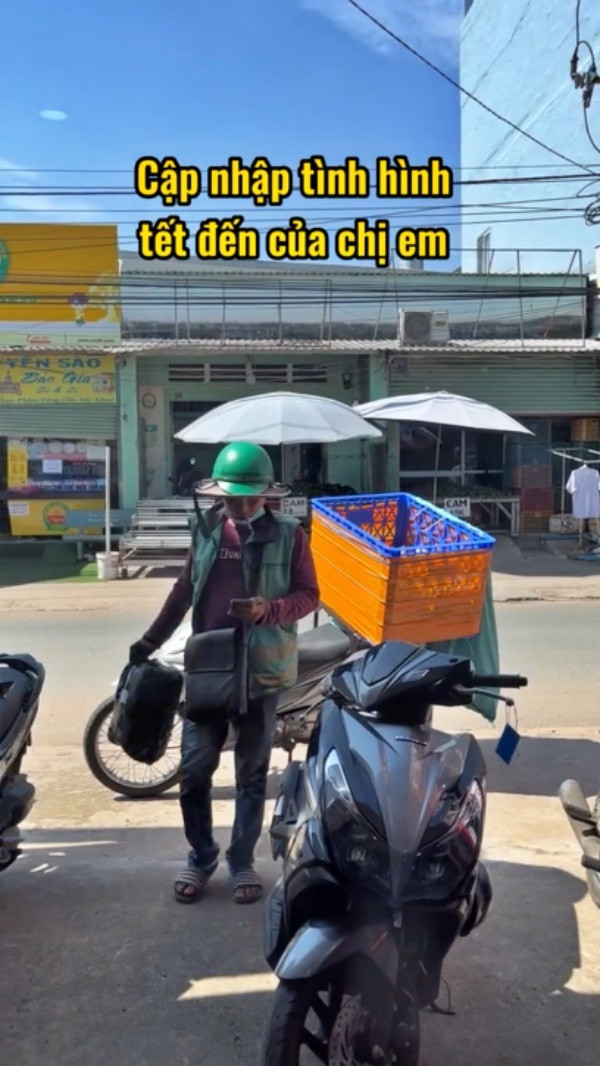 Nhiều đến mức shipper biết mặt, quen nhà, nhớ luôn cả số điện thoại.