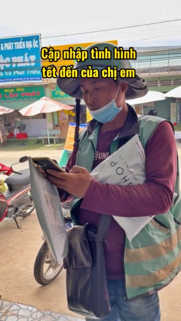 Không riêng gì dịp Tết, khi ngày hội săn sale đến cũng là lúc chị em rục rịch chờ đợi từng phút, từng giây đặt lia lịa những món hàng mà bản thân đã mong ngóng từ lâu.