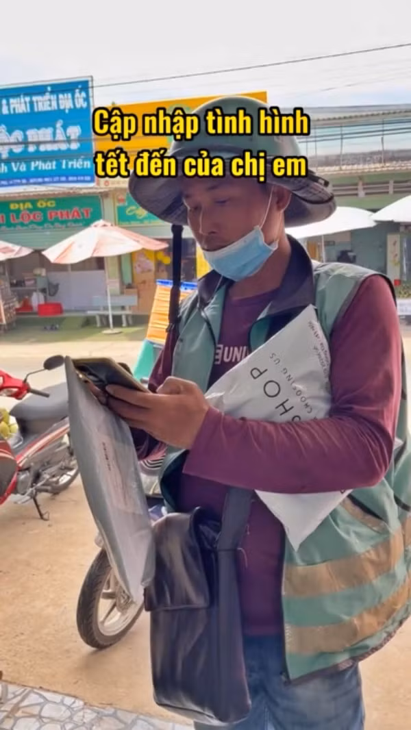 Không riêng gì dịp Tết, khi ngày hội săn sale đến cũng là lúc chị em rục rịch chờ đợi từng phút, từng giây đặt lia lịa những món hàng mà bản thân đã mong ngóng từ lâu.