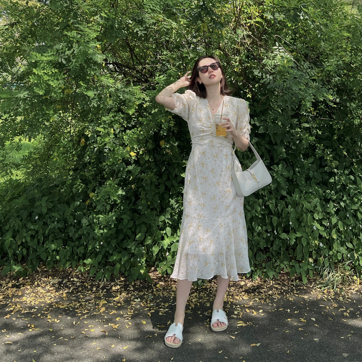 Mới đây, Hải Tú tiếp tục làm khán giả bàn tán với loạt ảnh trên trang cá nhân. Theo đó, nhiều người cho rằng cô nàng đã có chuyến về quê nhà nam ca sĩ ăn Tết.