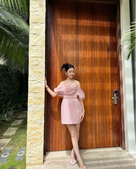 Trước đó, tâm sự với người đại diện của mình, Quang Hải cũng bày tỏ rất vui và hạnh phúc khi có bố mẹ và bạn gái bên cạnh thời gian này.