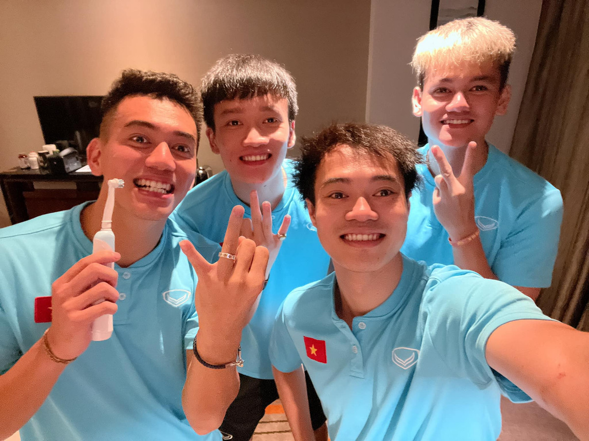 Nhờ tốc độ, khả năng và kỹ thuật xử lý bóng khéo léo anh chàng đang là môt trong những chân sút chủ lực của đội tuyển Việt Nam. Từ một chàng trai nhút nhát đã trở thành một siêu sao bóng đá của Việt Nam.