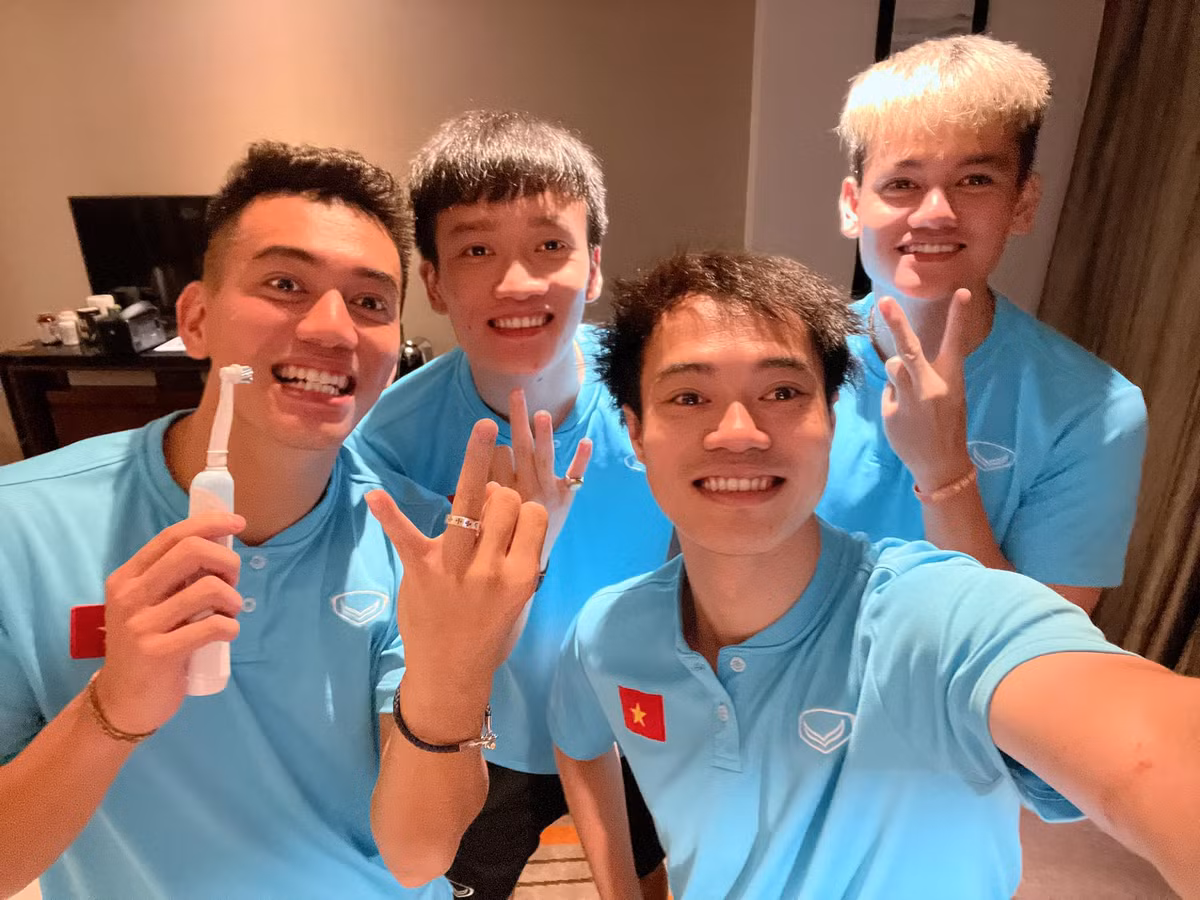 Nhờ tốc độ, khả năng và kỹ thuật xử lý bóng khéo léo anh chàng đang là môt trong những chân sút chủ lực của đội tuyển Việt Nam. Từ một chàng trai nhút nhát đã trở thành một siêu sao bóng đá của Việt Nam.