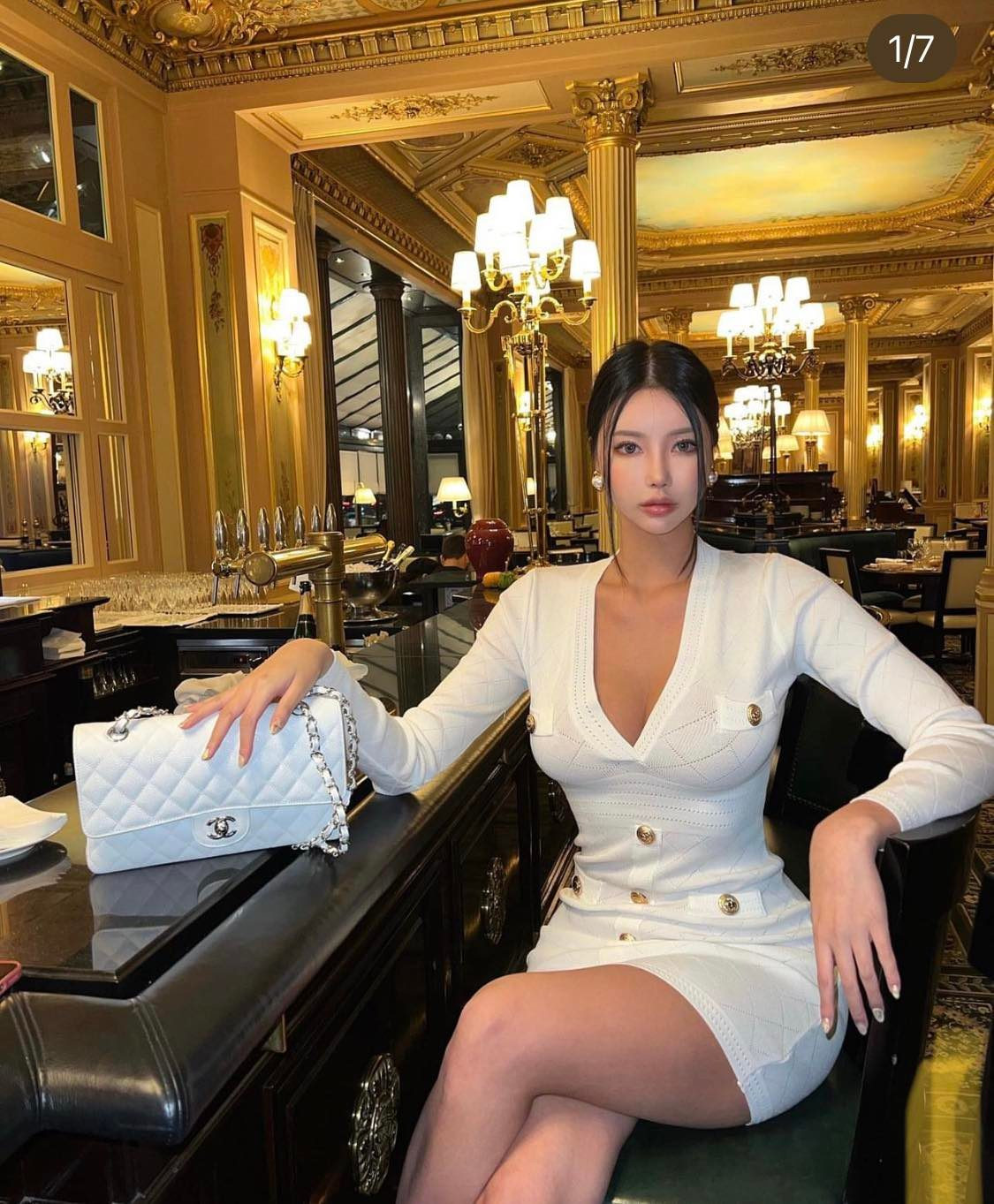 Baek Si Young được cư dân mạng ca ngợi vì thân hình hoàn hảo, đặc biệt là khung xương chậu quá đẹp, thuộc top 1% những người có vóc dáng nữ thần. Ảnh: Tổng hợp