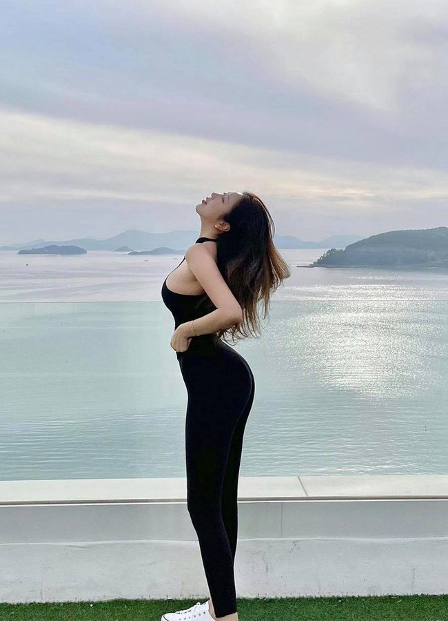 Choi Somi khẳng định mình không hề phẫu thuật thẩm mỹ gương mặt hay vóc dáng và công khai ảnh chup X-quang vòng một.