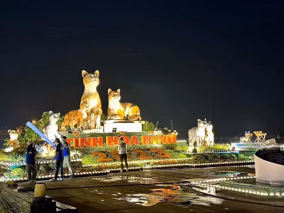 Gia đình mèo ở Hòa Bình đang được xem là sản phẩm hoàn hảo nhất với thiết kế chỉn chu, chuyên nghiệp và ý nghĩa.