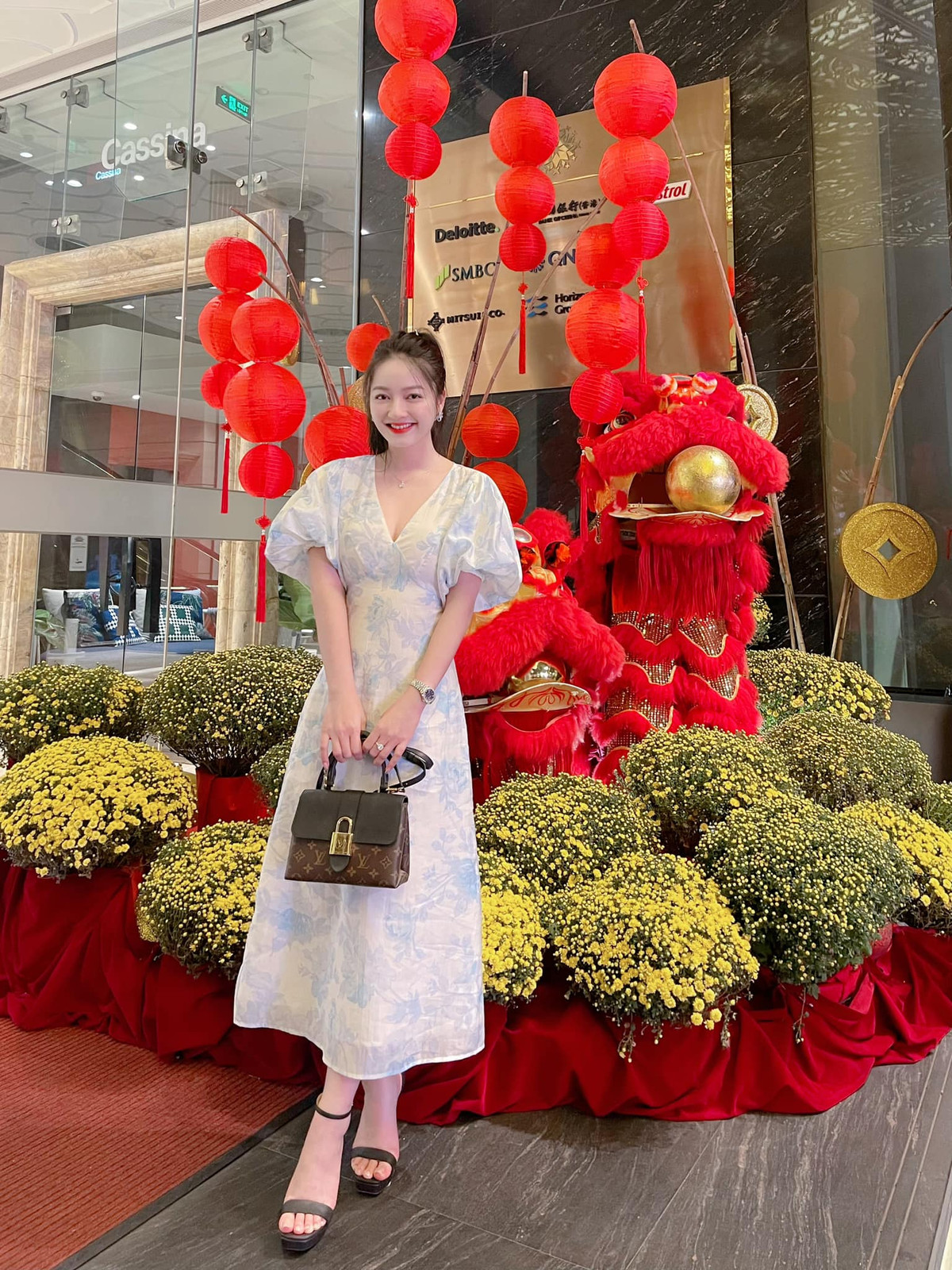 Hot girl Sài thành này sở hữu chiều cao 1m65 cùng số đo 3 vòng ấn tượng: 85-63-90 (cm).