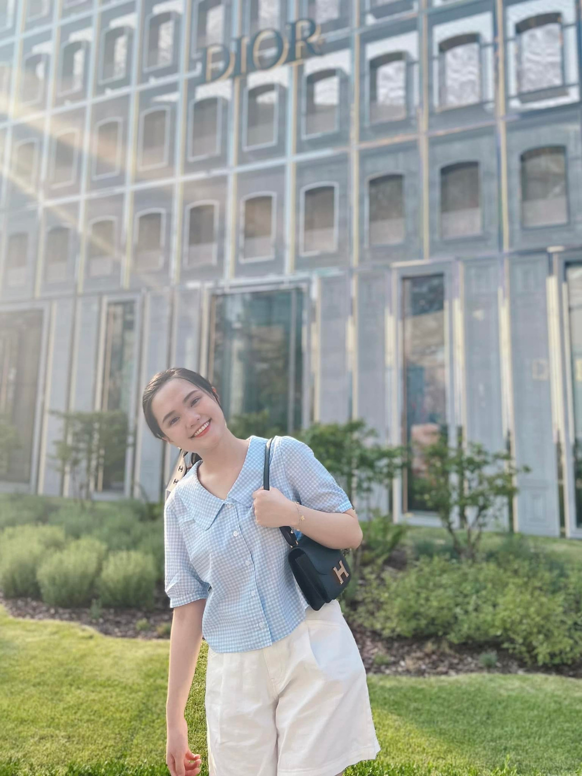 Những hình ảnh đăng tải mới đây cho thấy Quỳnh Anh có sự đổi khác về nhan sắc. Ảnh: FBNV