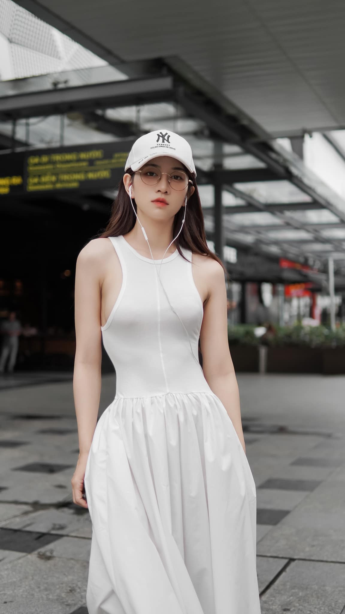 Tuy nhiên thời gian gần đây, Lê Bống đã xóa bỏ hoàn toàn những hình tượng tiêu cực trước kia, chia sẻ những thông điệp cũng như hoạt động tích cực đến với cộng đồng.