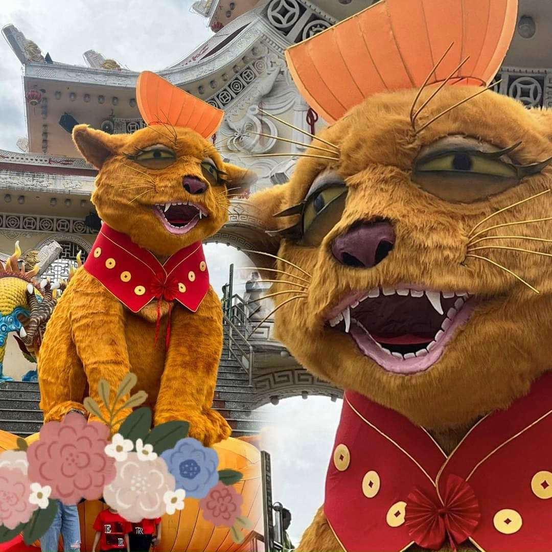 Trái với thân hình lực lưỡng của linh vật năm Quý Mão ở Bến Tre, linh vật ở Suối Tiên lại có thân hình khá yếu đuối, đặc biệt gương mặt của nó gây hài hước. Thậm chí nhiều người cứ ngỡ nó mếu chứ không phải cười chào đón năm mới.