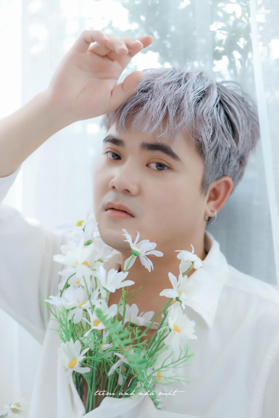 Chưa dừng lại ở đó, “đứa con tinh thần” mà D. làm chủ dưới sự hỗ trợ của Bông Tím thực chất là shop quần áo mà D. mở ra với người yêu cũ nhưng không cho nam TikToker biết.