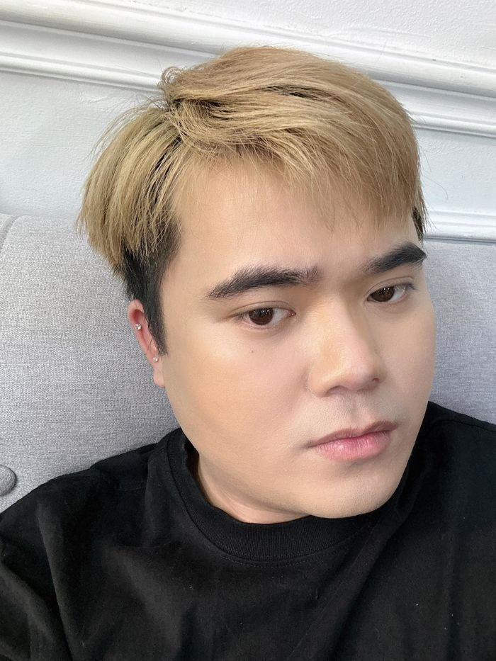 Tuy nhiên mới đây thanh niên D. bất ngờ tìm đến luật sư để chuẩn bị khởi kiện Bông Tím. Được biết D. đến văn phòng luật sư N.H. để hỗ trợ pháp lý, thanh niên chờ 2 tiếng để được gặp trực tiếp vị luật sư này để được tư vấn.