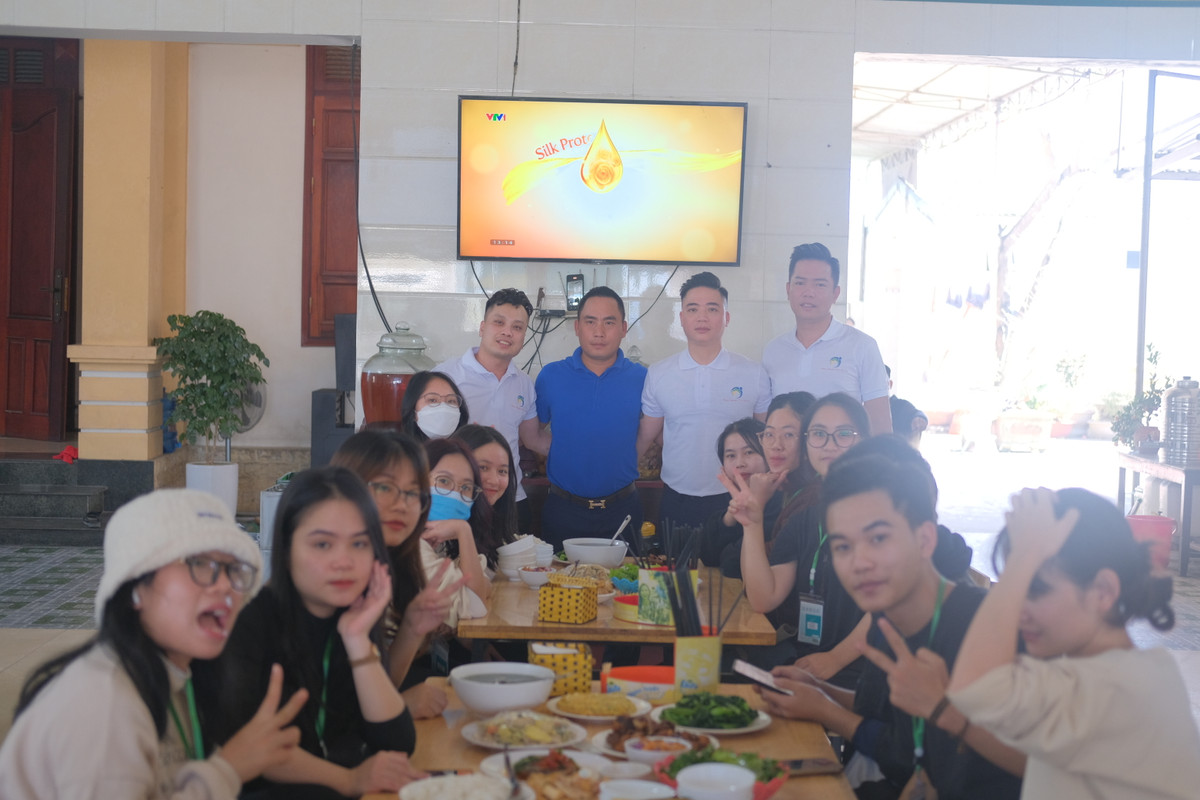 Sinh vien xuc dong nhan ve 0 dong cua “Chuyen xe ve Tet”-Hinh-10