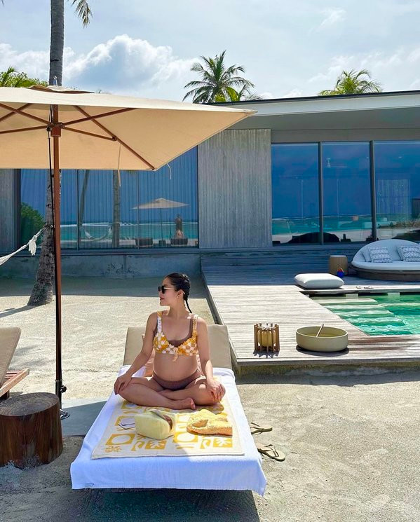 Nhiều người cho rằng, Chryseis có lẽ là bà bầu có gu thời trang và mắt thẩm mỹ thời thượng nhất trong giới nhà giàu hiện nay.