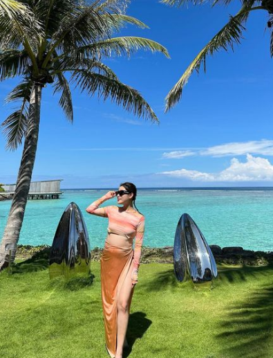 Hot girl sinh năm 1988 không chỉ sở hữu nhan sắc hoàn hảo mà cô còn là "tay chơi" hàng hiệu khét tiếng.