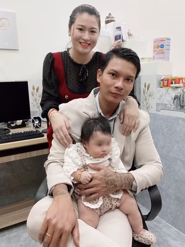 Nhờ vào sự cố gắng không ngừng nghỉ, cặp đôi cũng có thể tự mua nhà, mua xe cho riêng mình và cùng nhau chào đón cô công chúa nhỏ.