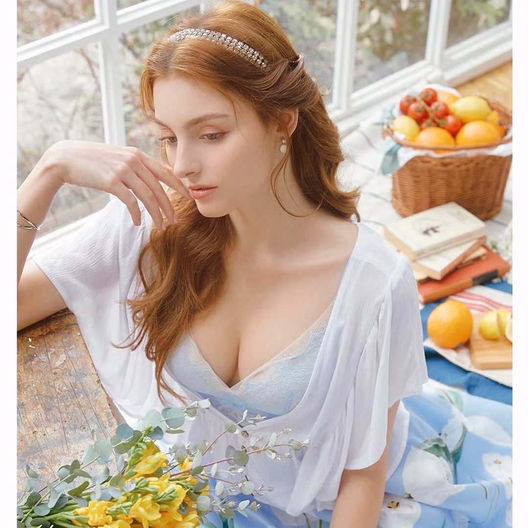 Hiện tại, Marina Bondarko không còn hoạt động với vai trò người mẫu tại xứ sở kim chi mà chuyển đến Nga phát triển sự nghiệp.