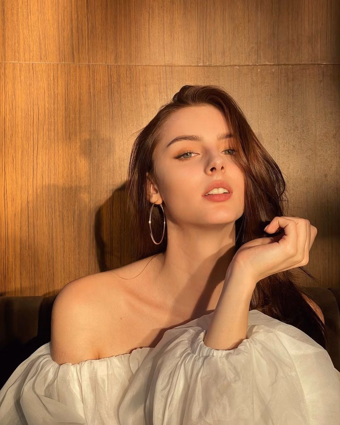 Dù không phải là cái tên được giới truyền thông chú ý, các bức ảnh của người mẫu 18 tuổi lại được chia sẻ nhiều trên các diễn đàn, nhất là ở Thái Lan, Việt Nam...Ảnh: IGNV