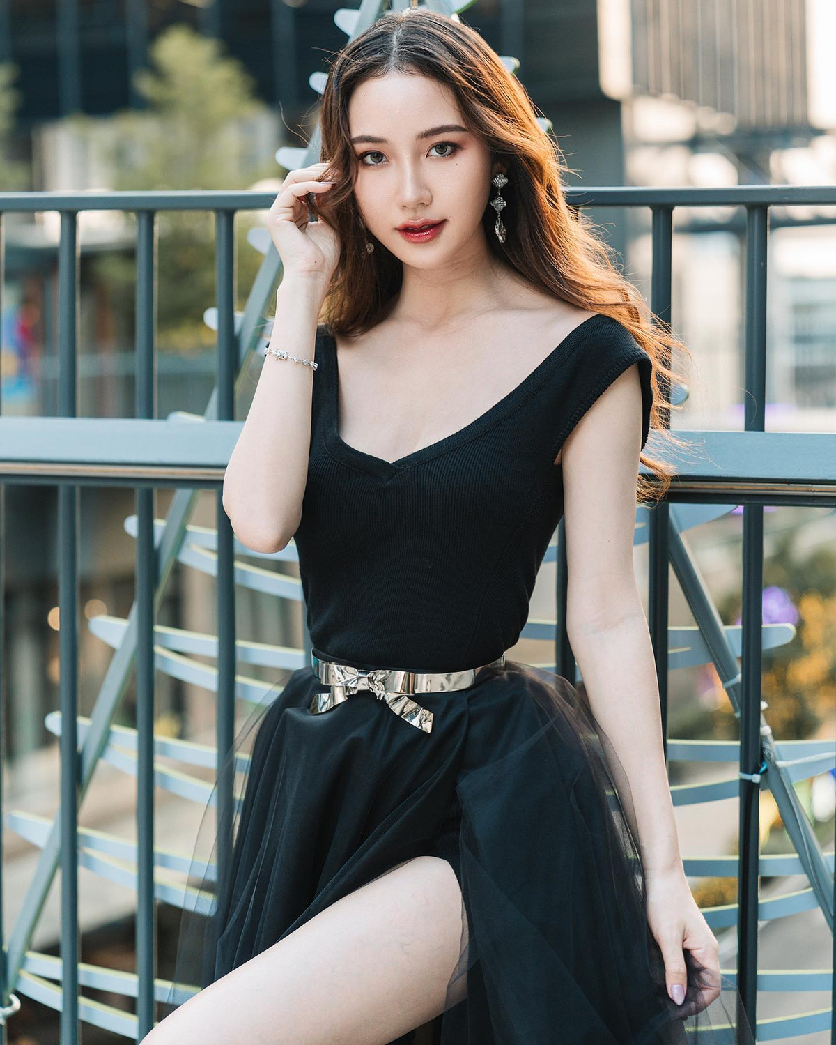 Cô được đánh giá vô cùng hoàn hảo khi hội tụ đủ những nét đẹp từ trí tuệ lẫn nhan sắc. Ảnh: FBNV