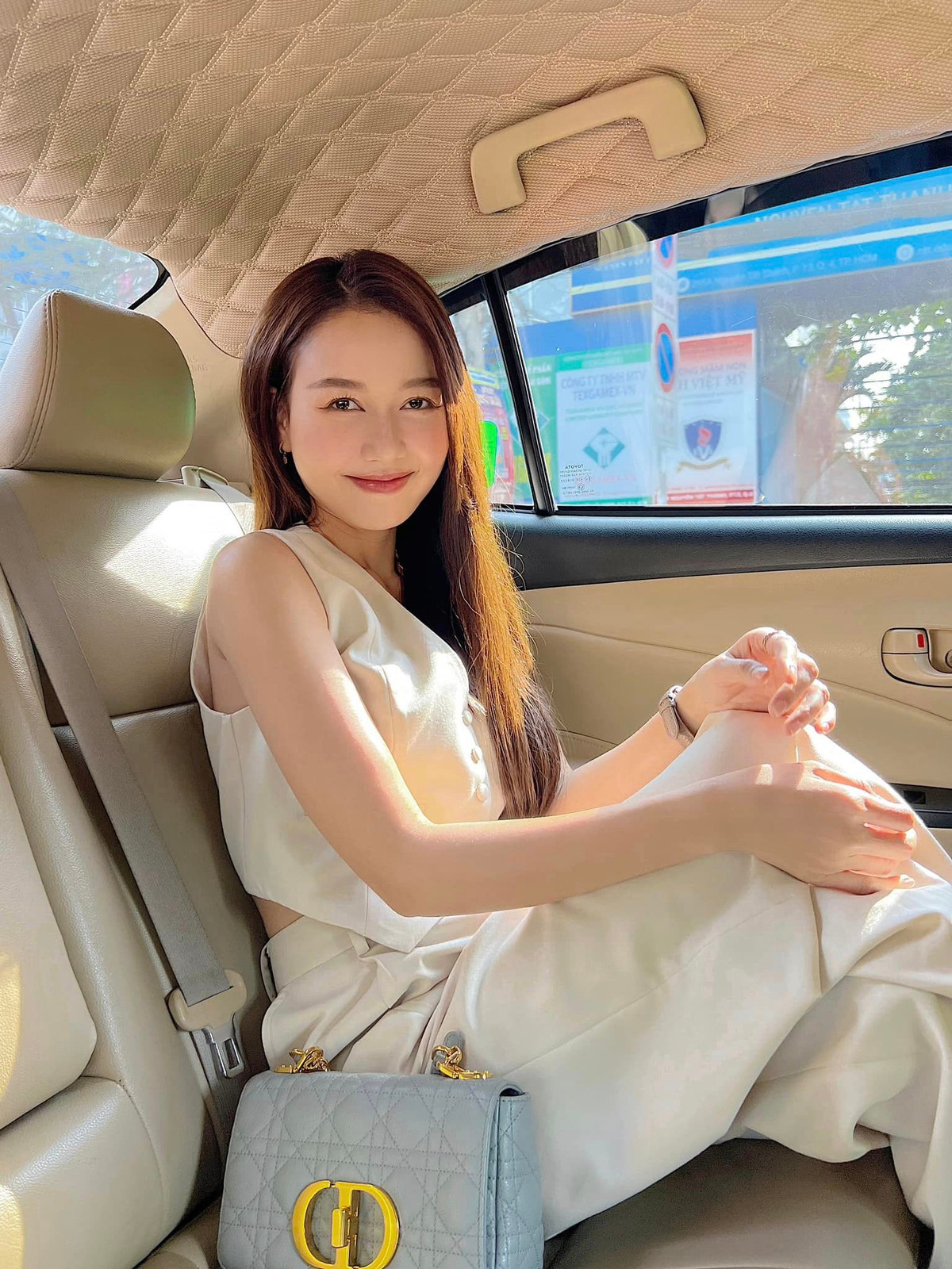 Bước sang tuổi 30, Nhung Gumiho vẫn rất trẻ trung, tươi tắn. Ảnh: FBNV