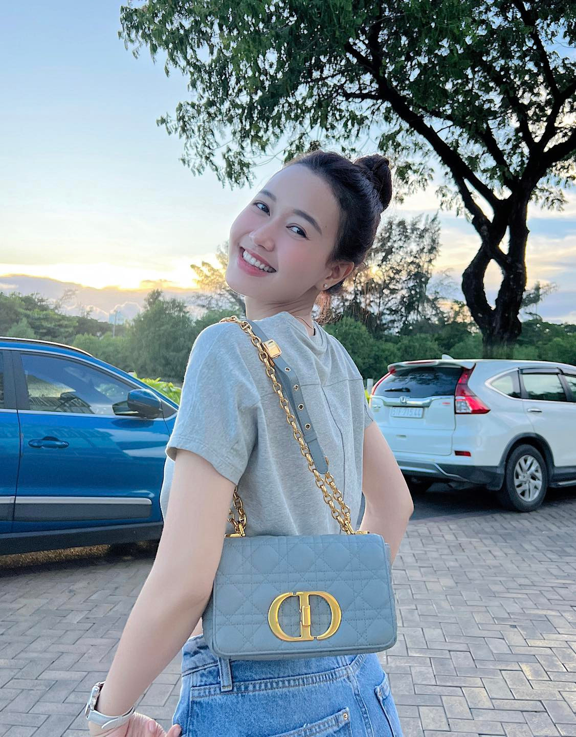 Nhung Gumiho (Quảng Bình) được biết tới là diễn viên, MC, mẫu ảnh... Cô còn là nàng thơ trong mắt cư dân mạng nhờ vẻ đẹp trong trẻo, nhẹ nhàng.