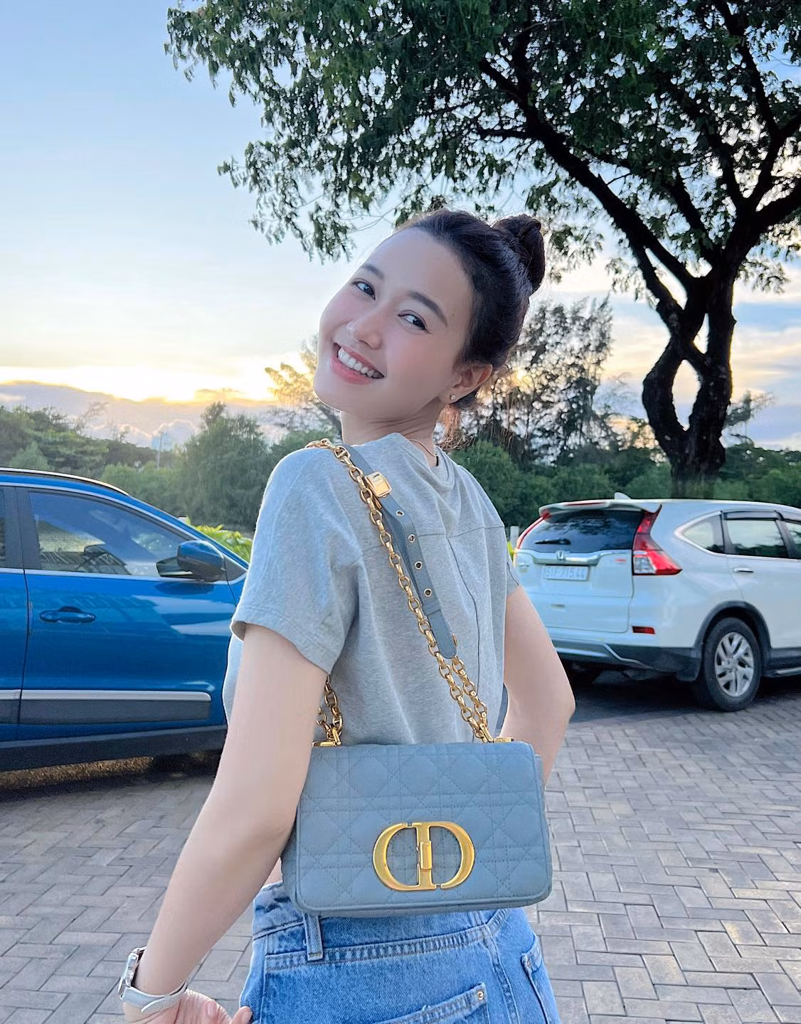 Nhung Gumiho (Quảng Bình) được biết tới là diễn viên, MC, mẫu ảnh... Cô còn là nàng thơ trong mắt cư dân mạng nhờ vẻ đẹp trong trẻo, nhẹ nhàng.