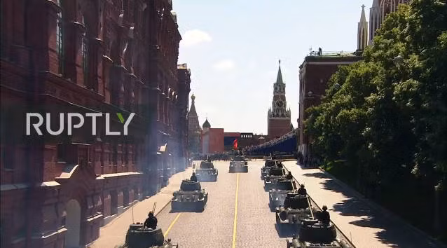 T-34 là một xe tăng hạng trung sản xuất từ năm 1940 đến năm 1958, chủ yếu được sử dụng trong chiến tranh Xô Đức (1941-1945). T-34 đã cách mạng hoá cách thức thiết kế và chế tạo xe tăng trên thế giới; mặc dù về giai đoạn sau chiến tranh có nhiều xe tăng mang giáp trụ và hỏa lực trội hơn T-34, nó vẫn được đánh giá là loại xe tăng hiệu quả nhất và có thiết kế gây ảnh hưởng lớn nhất trong Chiến tranh thế giới thứ hai.