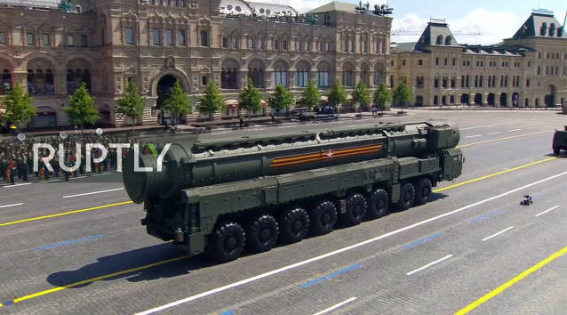 Điểm nổi trội của RS-24 là khả năng tăng tốc cực nhanh, chúng bay nhanh hơn nhiều so với các phiên bản tiền nhiệm, cùng khả năng tác chiến độc lập của các đầu đạn sau khi tách khỏi tên lửa, những đầu đạn này lại bay với các quỹ đạo linh hoạt khiến cho việc đánh chặn cực kỳ khó khăn.