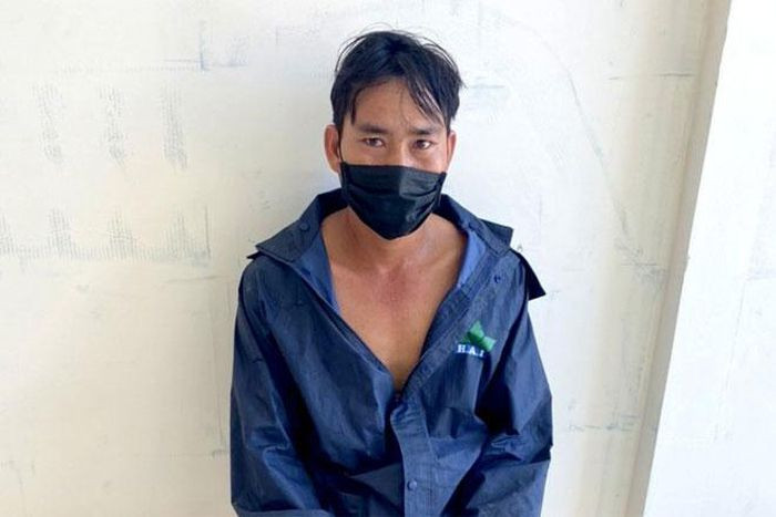  Dùng búa đinh giết người do mâu thuẫn nhỏ nhặt: Do có nhiều mâu thuẫn trước đó với ông Nguyễn Văn H. (SN 1979, trú huyện Hàm Thuận Bắc, tỉnh Bình Thuận) nên Nguyễn Văn Ngọc (SN 1982, trú cùng địa phương) đã lợi dụng lúc nạn nhân đang đánh cờ, không phòng bị, Ngọc dùng búa đinh tấn công khiến ông H. tử vong. Ngày 20/10, Công an tỉnh Bình Thuận cho biết đang tạm giữ Ngọc để điều tra. 