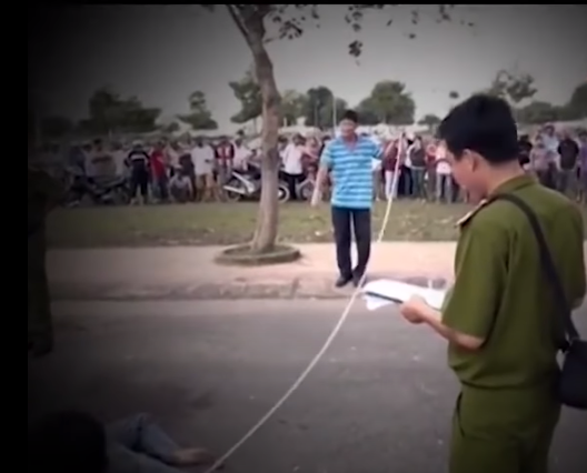 Kết quả khám nghiệm tử thi cho thấy anh Lâm bị nghi phạm dùng dao tấn công từ phía sau với hàng chục nhát đâm sâu vào những chỗ hiểm như phía sau gáy. Theo người nhà nạn nhân, số tài sản anh bị cướp gồm tiền mặt, chiếc xe Future Neo có giá hơn 20 triệu đồng. Duy chiếc ĐTDĐ thì vẫn còn nguyên. Những cái cái chết liên tục dã man, mập mờ về thông tin, manh mối khiến dư luận địa phương và người dân khắp các tỉnh miền Tây hết sức lo lắng.