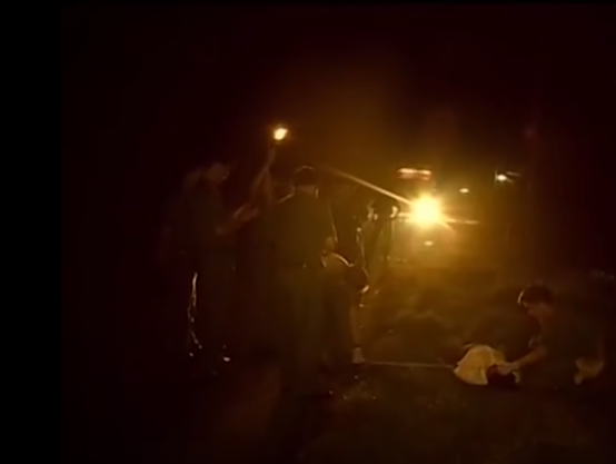 Trong khi CA đang rà soát địa bàn thì bất ngờ nhận được tin báo của gia đình chị Trần Thị Anh Đào, 29 tuổi, ngụ ấp 4, xã Đạo Thành, TP Mỹ Tho, về sự mất tích của chồng mình trước đó một ngày. Qua đặc điểm mô tả của chị Đào, cơ quan CSĐT nhanh chóng cho người phụ nữ này đến nhận dạng tử thi. Chị Đào hoàn toàn gục ngã bởi người đàn ông xấu số kia chính là chồng mình.