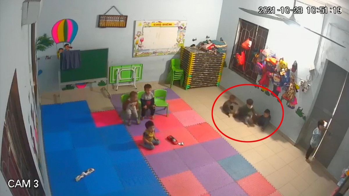 Be 3 tuoi bi ban danh da man o Bac Giang: Trach nhiem co so giu tre sao?