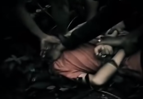 Sau 63 giờ đồng hồ băng núi vượt rừng đến sáng 15/8/2015, sử dụng hàng loạt các biện pháp nghiệp vụ Công an tỉnh Yên Bái đã bắt giữ được Hùng.