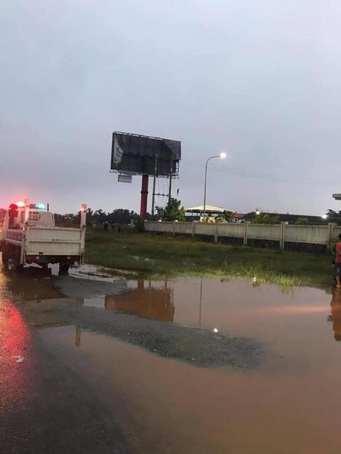  Phát hiện người đàn ông treo lơ lửng trên biển quảng cáo: Ngày 26/10, UBND xã Lộc Điền (huyện Phú Lộc, tỉnh TT-Huế) cho biết, người dân vừa phát hiện anh anh Tô Văn L. (trú tại thôn Lương Quý Phú, xã Lộc Điền) tử vong trong tư thế treo cổ trên biển quảng cáo. Được biết, anh L. có triệu chứng rối loạn tâm thần. 