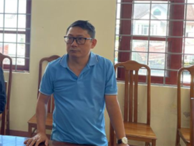  Bắt giám đốc trong đường dây mua bán hóa đơn khống: Thành lập và điều hành hai Công ty ở Gia Lai, Đặng Thành Dư (SN 1973, trú phường Ia Kring, TP.Pleiku) với vai trò Giám đốc đã thực hiện mua bán trái phép 6 tỷ đồng tiền hóa đơn khống. Ngày 22/10, Công an tỉnh Gia Lai cho biết đã bắt tạm giam Dư để điều tra. 