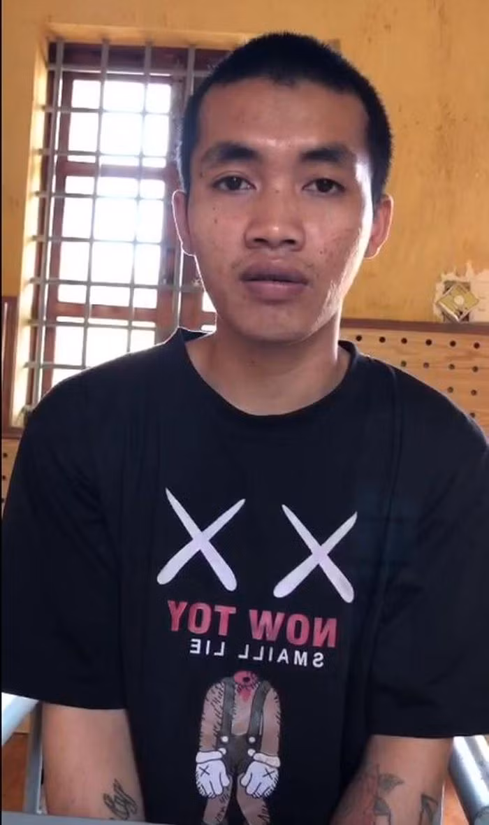  Nam thanh niên giao cấu nhiều lần với bé gái 13 tuổi: Mặc dù biết cháu O. mới chỉ 13 tuổi nhưng Trần Ngọc Sự (SN 1998, trú tại xã Chư Kbô, huyện Krông Búk, tỉnh Đắk Lắk) đã lân la nói chuyện và 3 lần dụ dỗ, thực hiện hành vi giao cấu đối với cháu O. Ngày 21/10, VKSND huyện Krông Búk đã truy tố Sự. 