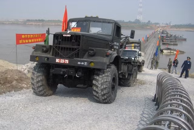 Binh chủng Công binh là một binh chủng chuyên môn của Quân đội nhân dân Việt Nam, có chức năng bảo đảm các công trình trong tác chiến, xây dựng các công trình quốc phòng và đảm bảo cầu đường cho bộ đội vận động tác chiến. Binh chủng Công binh chính thức được thành lập vào ngày 25/3/1946.