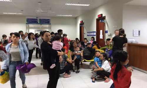 Nang nong lien tuc, de phong tre nho, nguoi gia nhap vien