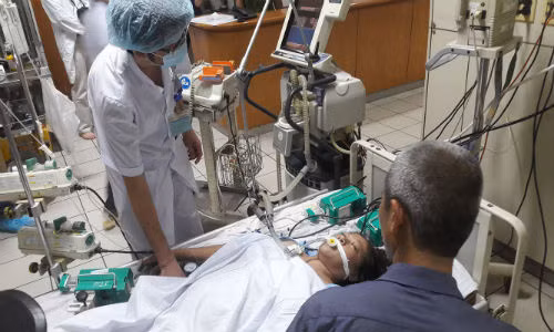 Moi chuyen gia BV Bach Mai, Than HN tim nguyen nhan su co loc mau