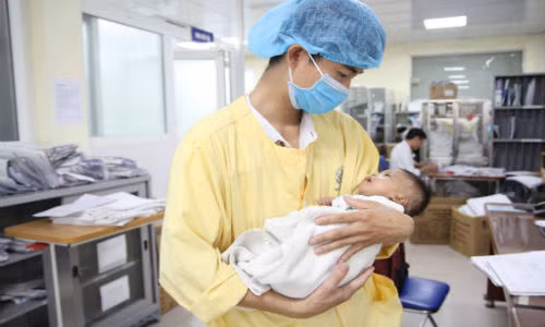 Cứu sống bệnh nhi nhẹ cân nhất mắc bệnh tim bẩm sinh phức tạp - Hình 3 Cuu song benh nhi nhe can nhat mac benh tim bam sinh phuc tap-Hinh-3