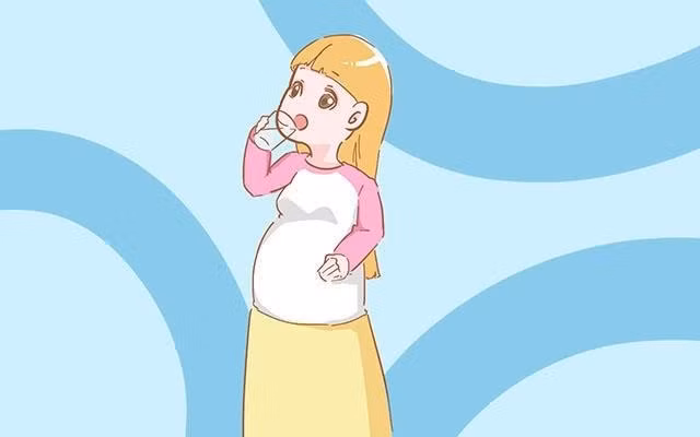 Neu khong uong nuoc 6 thoi diem nay, me bau se bi thieu oi-Hinh-2